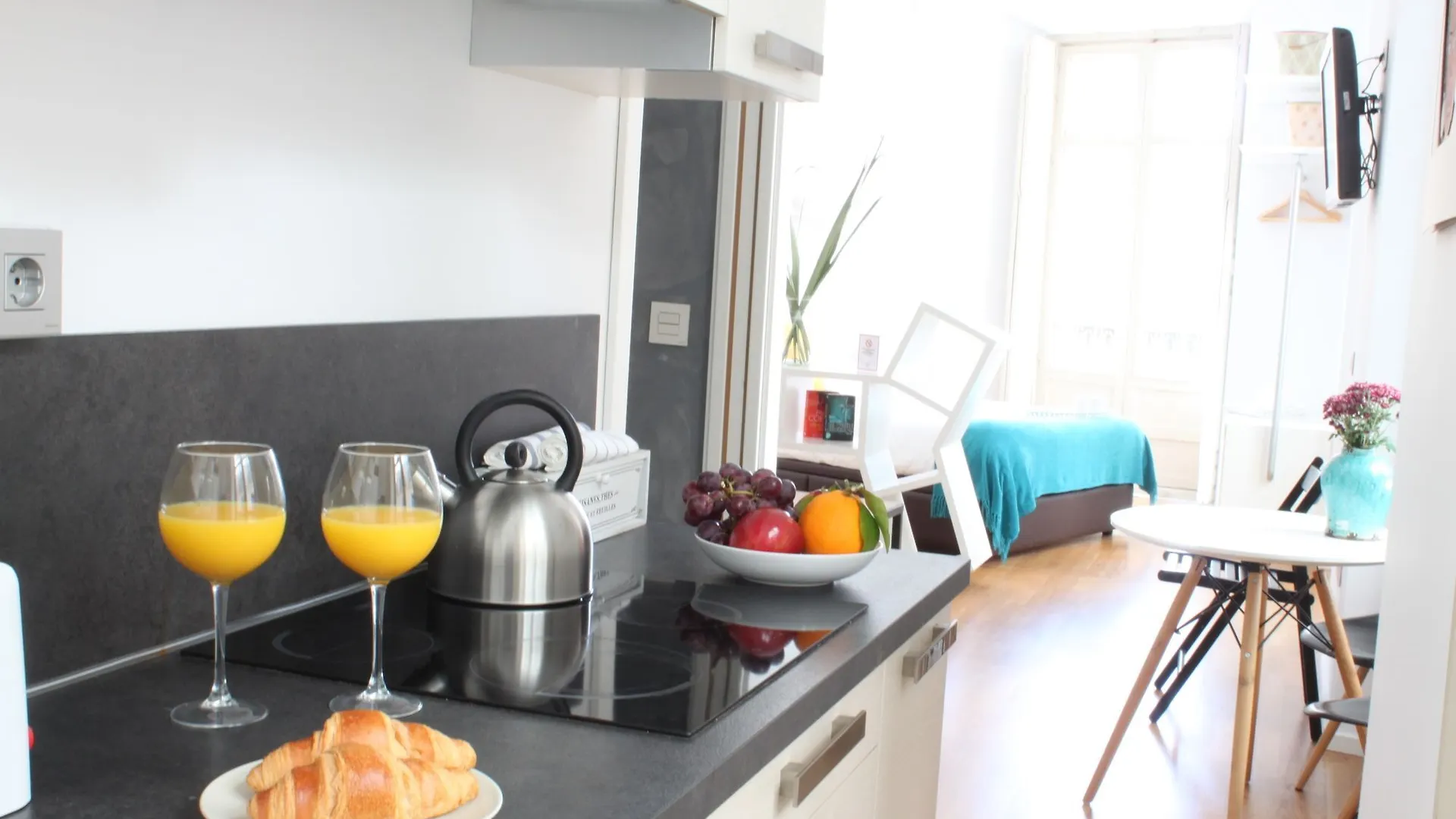 Life Apartments Calderon Malaga Spain