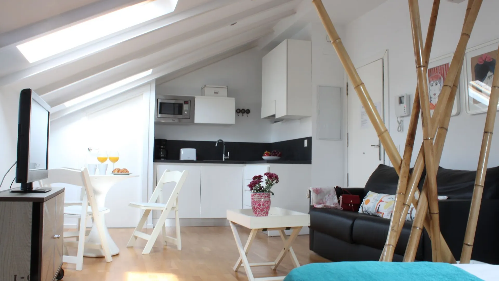 Life Apartments Calderon Malaga 0*,
